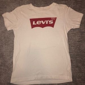 Levi’s t-shirt